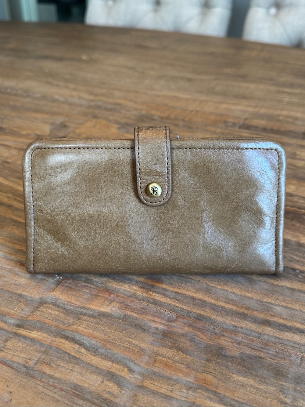 Hobo International Dunn Bifold Wallet Tan Leather Bifold Snap Zip Women